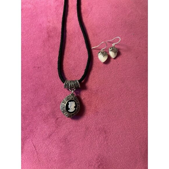 Vtg Sterling 925 Cameo Marcasite Reversible Pendant & Mother of Pearl Earrings - Picture 1 of 8